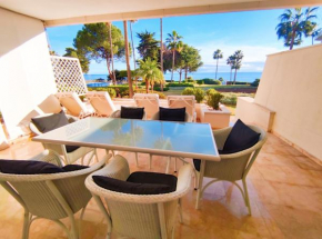 Luxury Frontline Residence EHHouse